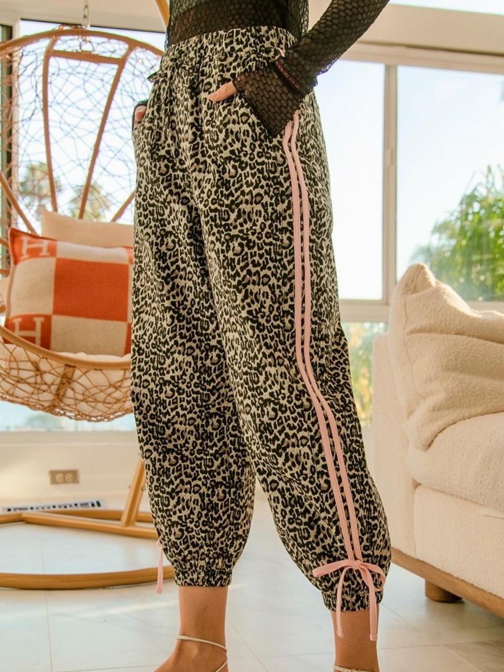 💜Hello Gorgeous! BiBi Leopard Print Pants w/side stripe and bow detail